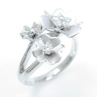 K18WG フラワー ダイヤモンドリング