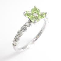 K18WG フラワー ペリドットリング