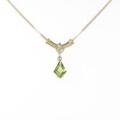 K18YG／PT ペリドットネックレス
