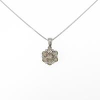 K18WG フラワー ダイヤモンドネックレス