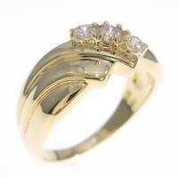 K18YG スリーストーン ダイヤモンドリング