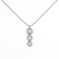 PT スリーストーン ダイヤモンドネックレス