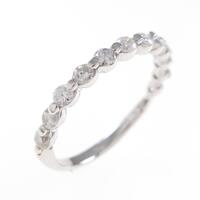 PT ハーフエタニティ ダイヤモンドリング