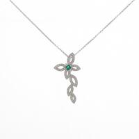 18KWG／K18WG バタフライ エメラルドネックレス