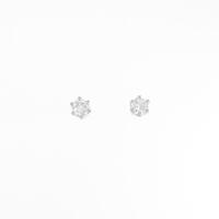 PT ソリティア ダイヤモンドピアス