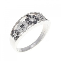 K18WG フラワー ダイヤモンド リング 0.26CT