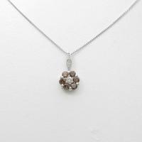 K18WG フラワー ダイヤモンドネックレス