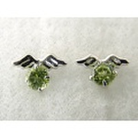 8月の誕生石 ぺリドット K14WG(ホワイトゴールド) エンジェルピアス [y060111]