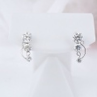 K10WG K10ホワイトゴールド オシャレなスリーストーンピアス 彼女 誕生日 ジュエリー アクセサリー ∞ y110137