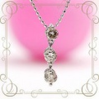 K18WG　『スリーストーン』ダイヤモンド・ネックレス（ダイヤモンド0.3CT) [y070026]