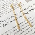 [再販2][即納] ピアスみたいに見えるイヤリング アクセントチェーン×ゴールドバーのノンホールピアス