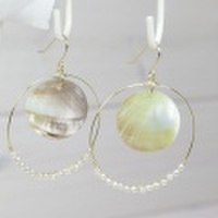 【PalmSeason】オリジナル*大人おしゃれな☆黒蝶貝とシルキーパール*フックピアス