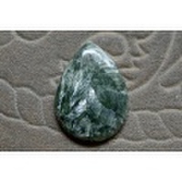 セラフィナイト【16】　天然石ルース・カボション（33×24.5mm）