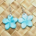 ハワイアンアクセサリー シェルピアスとイヤリング プルメリアブルー