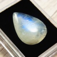ムーンストーン　AAAA　ルース　タンブル【スリランカ産】【約7.7g】【ペアシェイプカット】天然石｜パワーストーン｜ブルームーンストーン｜ドロップカット｜ペアシェイプ｜カボション｜素材｜タンブル｜e0261