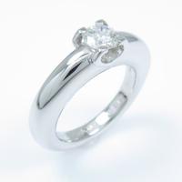 カルティエ Cセッティング リング 0．30ct