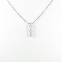 PT スリーストーン ダイヤモンドネックレス