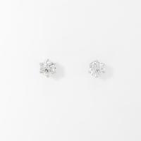 PT ソリティア ダイヤモンドピアス