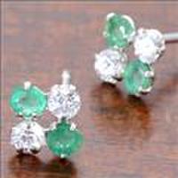 ジェムケリーホワイトゴールドエメラルドピアス