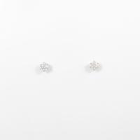 PT ソリティア ダイヤモンドピアス