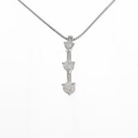 PT スリーストーン ダイヤモンドネックレス