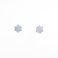 PT ソリティア ダイヤモンドピアス