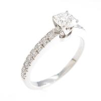 ティファニー ノヴォ リング 0．34ct・H・VVS2・クッションカット