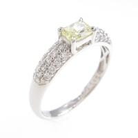 プラチナ ダイヤモンドリング 0．333ct・FLY・SI1・ファンシーカット