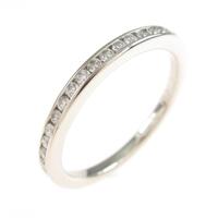 ロイヤル アッシャー ハーフエタニティ ダイヤモンドリング