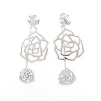 ピアジェ ローズ ダイヤモンドピアス