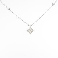 K18WG フラワー ダイヤモンドネックレス