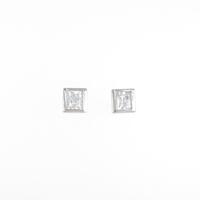 PT ダイヤモンドピアス