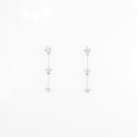 K18WG スリーストーン ダイヤモンドピアス