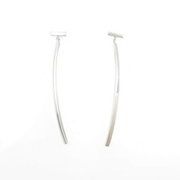 ティファニー Tワイヤー バー ピアス