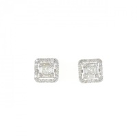 【新品】PT ダイヤモンド ピアス 0.64CT