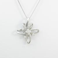 K18WG フラワー ダイヤモンドネックレス30％引き