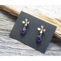 Eric et Lydie　「stone-ageシリーズ」白いお花とアメシストのハンドメイドピアス（フランス）