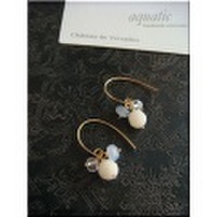 MOPとブルーレースのバスクレフフックピアス(14KGF)