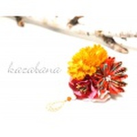 【 kazabana 】 つまみ細工とドロップチャーム付き ヘアアクセサリー　＜イエロー＆レッド＞