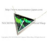 【ネクロマンス NECROMANCE】リアルバタフライウィングトライアングルネックレス Real Butterfly Wing Triangle Necklace ＜サンセットモス/前翅＞ 蝶々 羽