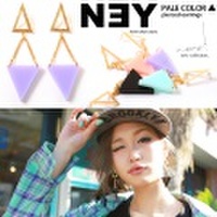 【メール便可】ＮＥＹ！ペールトーン×ＧＯＬＤ☆トライアングルピアス