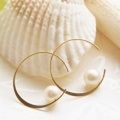 【送料無料】 K18 Mermaid moon akoya pearl hoop pierce （マーメイドムーンあこや真珠フープピアス）