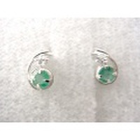 グリーンが顔色を引き締めるK14WG(ホワイトゴールド)エメラルド/CZピアス [y060069]