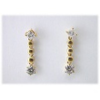 ダイヤモンドK18ピアス プリンセス&ラウンドブリリアントカット D,0.62ct