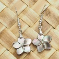 ハワイアンアクセサリー シェルピアスとイヤリング プルメリアミニブラック