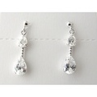 雫が２つのK14WG(ホワイトゴールド)キュービックピアス [y060090]