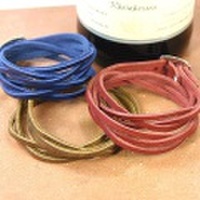 大人女子からシニア世代まで人気のアクセサリー！マルチなロング編み込みレザーブレスレット　RB-107