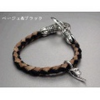 値下げしました！2種展開！大人仕様でシニア世代にもお勧めのアクセサリー！シルバー925 スウェード編み込みレザーチャームブレス