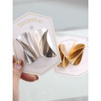 湾曲プレートボリュームピアス(全2カラー)