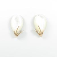 タサキ マザーオブパールピアス